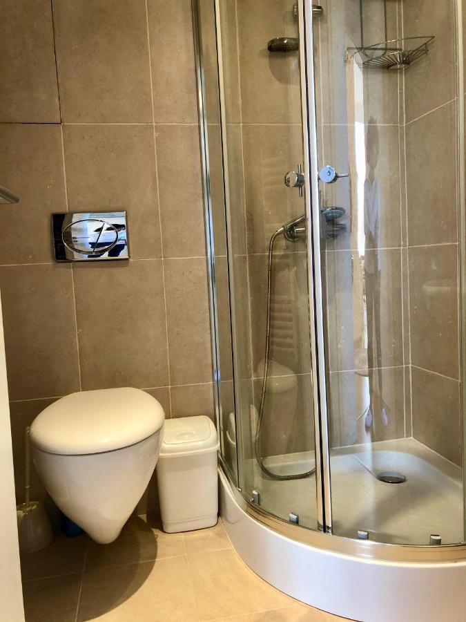 Luxury Penthouse With A Lavish Spa And 2 En-Suite Bedrooms 반스코 외부 사진