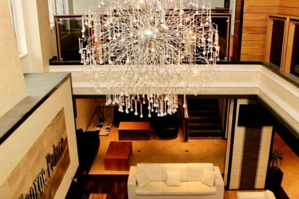 Luxury Penthouse With A Lavish Spa And 2 En-Suite Bedrooms 반스코 외부 사진