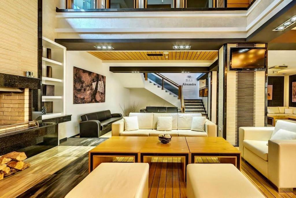 Luxury Penthouse With A Lavish Spa And 2 En-Suite Bedrooms 반스코 외부 사진