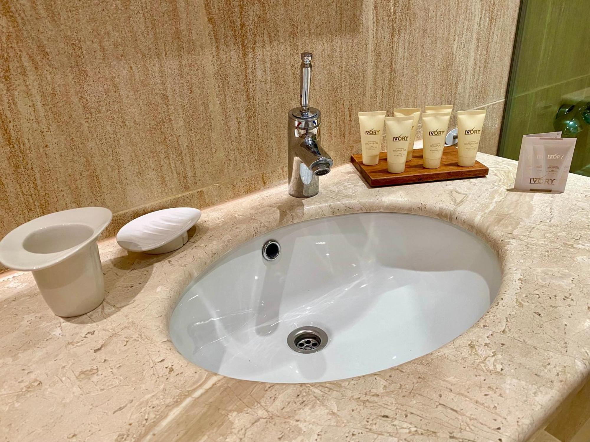 Luxury Penthouse With A Lavish Spa And 2 En-Suite Bedrooms 반스코 외부 사진