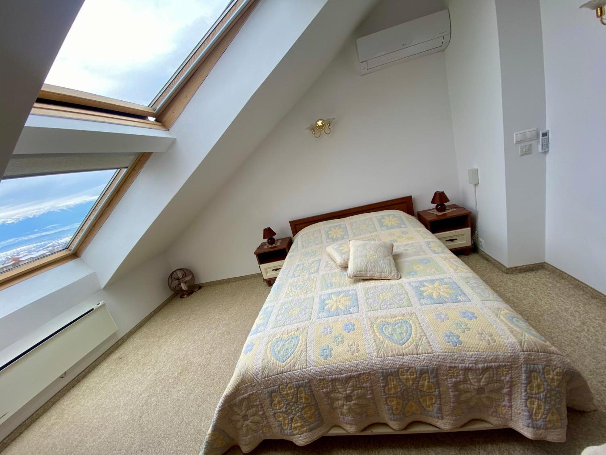 Luxury Penthouse With A Lavish Spa And 2 En-Suite Bedrooms 반스코 외부 사진